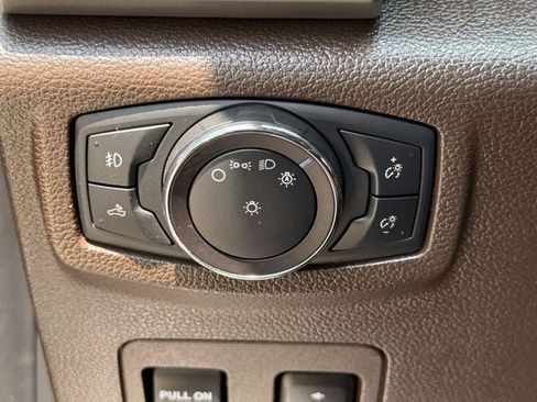 Used 2019 Ford F150 King Ranch w/ Equipment Group 601A Luxury AWD/4WD image 25