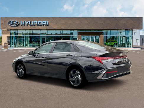 New 2026 Hyundai Elantra SEL Sport FWD image 4