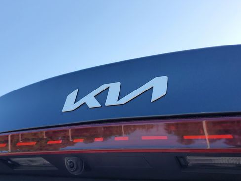 Used 2024 Kia Forte LXS image 8