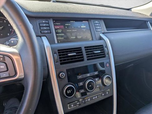 Used 2019 Land Rover Discovery Sport SE image 11
