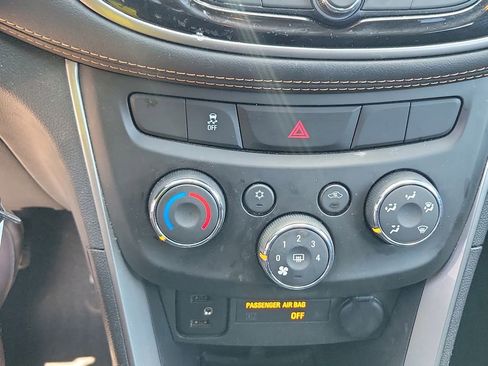 Used 2021 Chevrolet Trax LS w/ Tint and Cruise Package AWD/4WD image 30