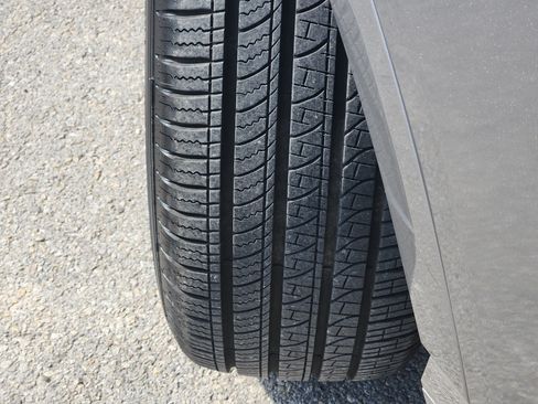 Used 2025 Genesis GV80 2.5T Standard AWD/4WD image 11