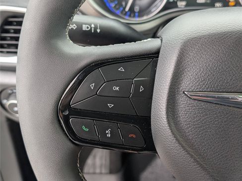 Used 2023 Chrysler Pacifica Limited w/ S Appearance Package AWD/4WD image 27
