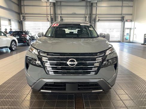 Used 2025 Nissan Rogue SL w/ Tech Package AWD/4WD image 3