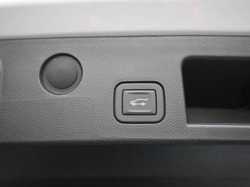 Used 2026 Chevrolet Equinox LT w/ Convenience Package II FWD image 31