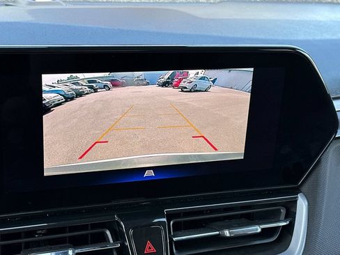 Used 2025 Chevrolet TrailBlazer LT AWD/4WD image 19