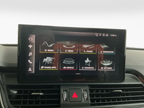 Used 2022 Audi Q5 2.0T Premium w/ Convenience Package image 19