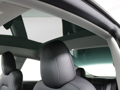 Used 2023 Tesla Model 3 Standard Range image 10