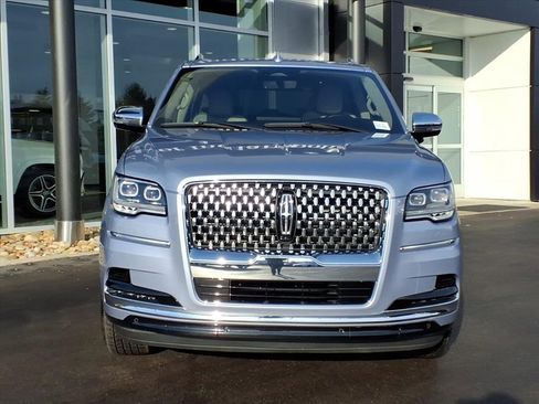 Used 2024 Lincoln Navigator Black Label image 9