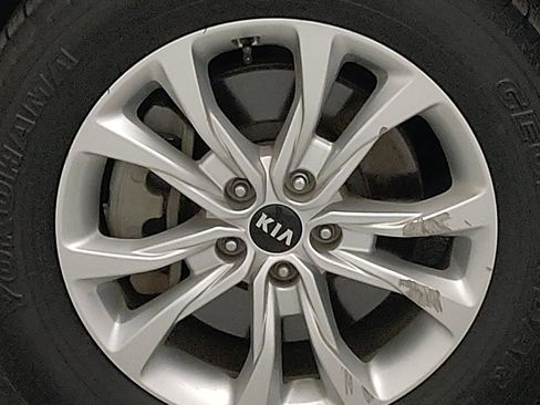 Used 2021 Kia Telluride LX FWD image 31