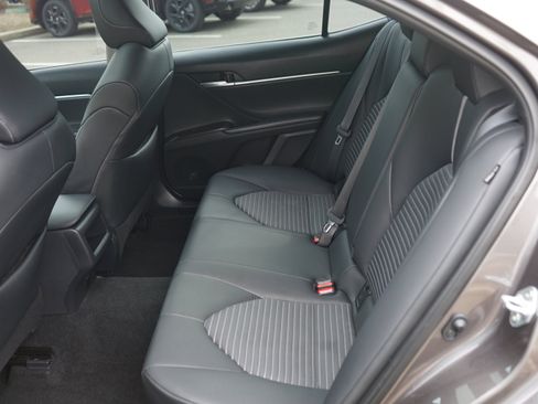 Used 2023 Toyota Camry SE AWD/4WD image 19