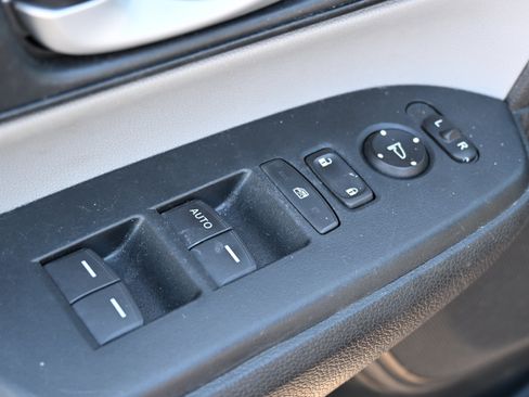 Used 2019 Honda CR-V LX image 13