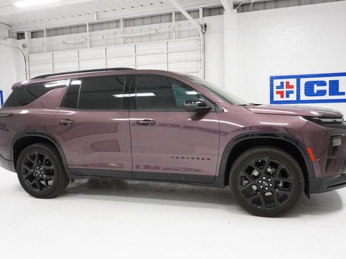 Used 2024 Chevrolet Traverse RS w/ LPO, Floor Liner Package image 4