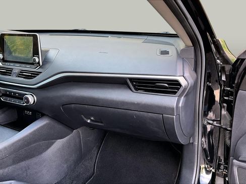 Used 2019 Nissan Altima 2.5 S FWD image 18