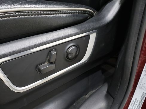 Used 2022 RAM 1500 Laramie w/ Sport Appearance Package image 11