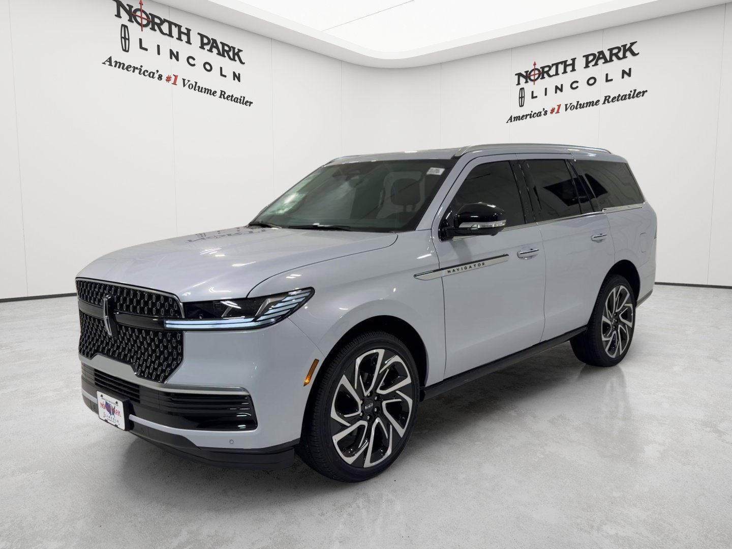 New 2026 Lincoln Navigator Reserve AWD/4WD image 1