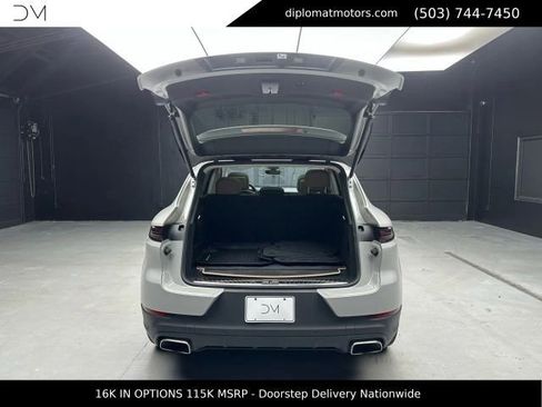 Used 2025 Porsche Cayenne E-Hybrid AWD/4WD image 46