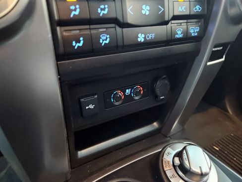 Used 2022 Toyota 4Runner Limited AWD/4WD image 12