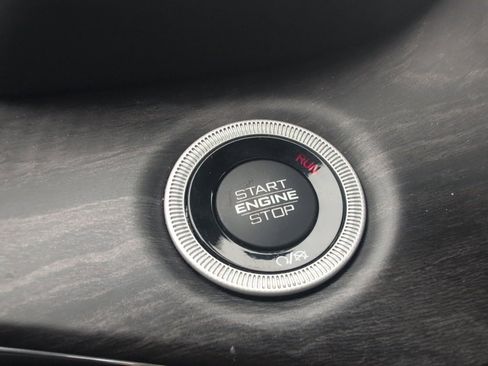 Used 2023 Jeep Grand Cherokee Overland image 34