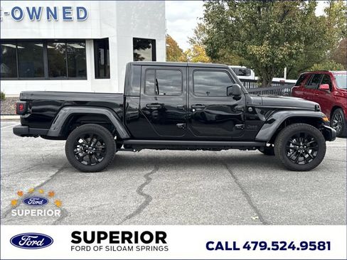 Used 2025 Jeep Gladiator Sport image 2