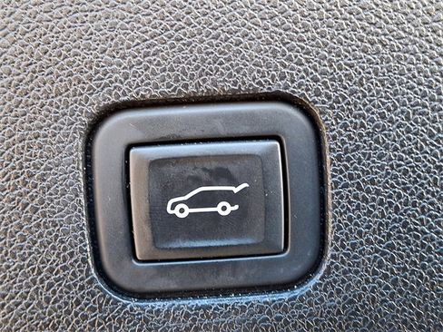 Certified 2023 Cadillac XT6 Premium Luxury w/ Technology Package image 25