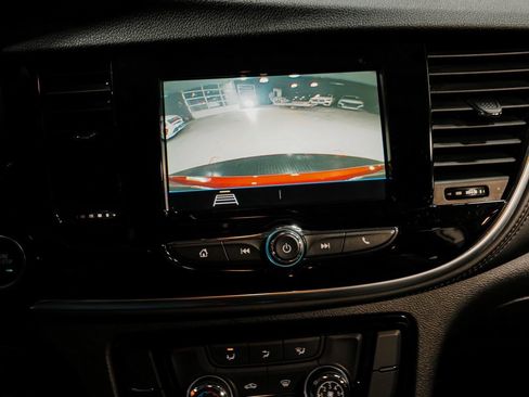 Used 2022 Buick Encore Preferred w/ Safety Package image 18