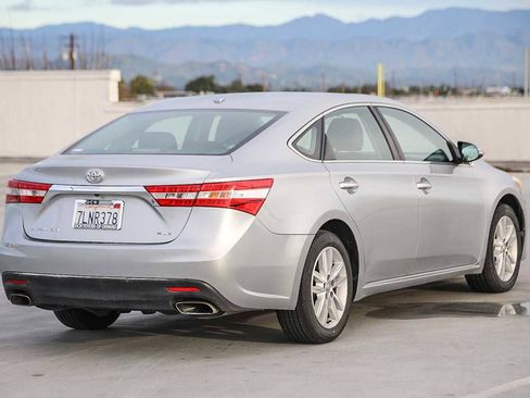 Used 2015 Toyota Avalon XLE image 5