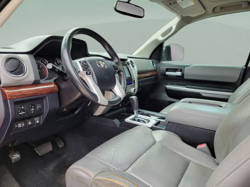 Used 2017 Toyota Tundra Limited w/ Limited Premium Package RWD image 14