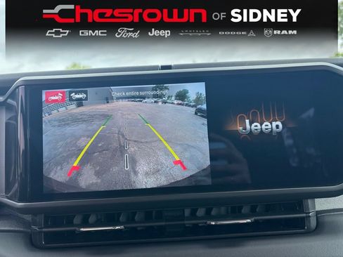Used 2025 Jeep Wrangler Unlimited Sahara AWD/4WD image 21