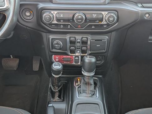 Used 2022 Jeep Gladiator Mojave w/ Trailer Tow Package AWD/4WD image 18
