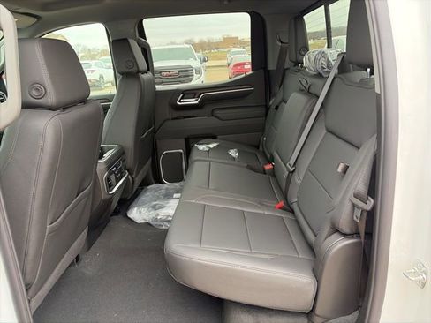 New 2026 GMC Sierra 1500 SLT w/ SLT Convenience Package image 17