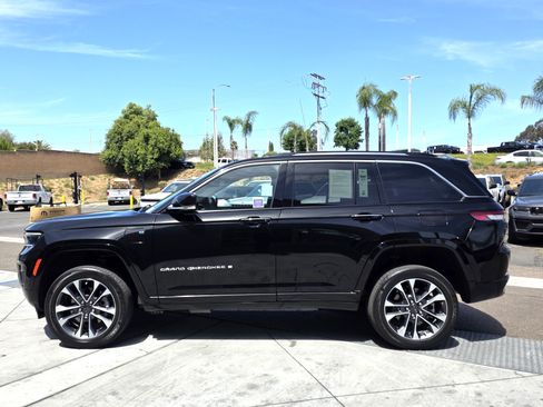 Certified 2023 Jeep Grand Cherokee Overland w/ Luxury Tech Group IV AWD/4WD image 2