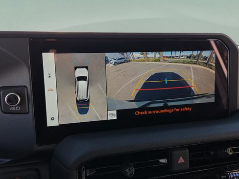 Certified 2024 Toyota Land Cruiser Base image 28