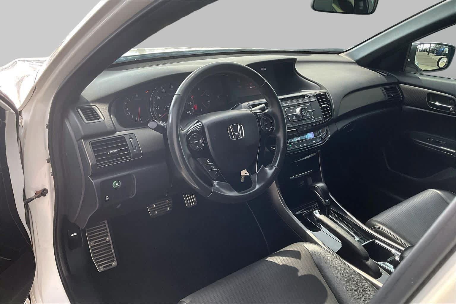 Used 2016 Honda Accord Sport image 16