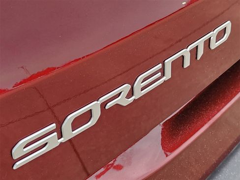 Used 2025 Kia Sorento S w/ Panoramic Sunroof Package image 17