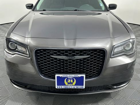 Used 2021 Chrysler 300 Touring w/ Sport Appearance Package RWD image 3