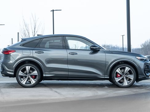 New 2025 Audi SQ5 Prestige image 3