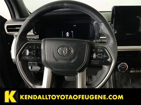 Used 2024 Toyota Tacoma TRD Off-Road image 9