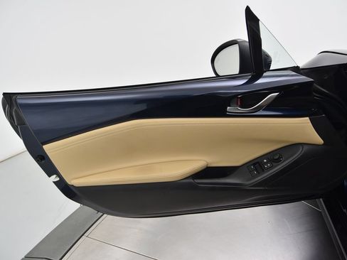 Certified 2025 MAZDA MX-5 Miata Grand Touring RWD image 39
