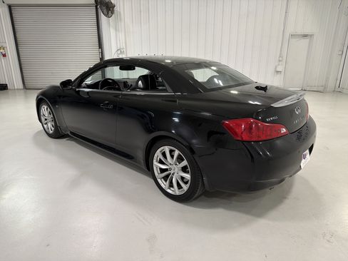 Used 2014 INFINITI Q60 Convertible w/ Premium Package RWD image 3