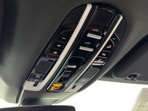 Used 2022 Porsche Panamera 4 w/ Premium Package image 37