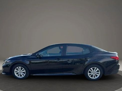 Used 2025 Toyota Camry LE FWD image 8