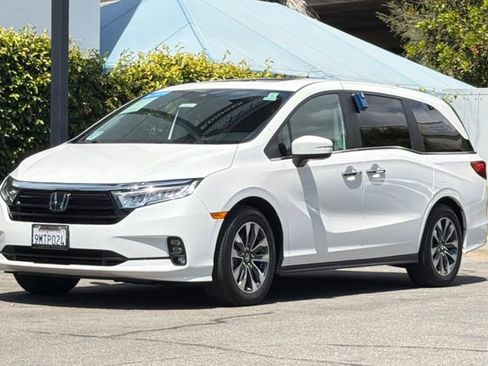 Certified 2024 Honda Odyssey EX-L image 9