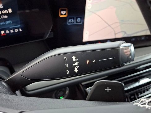 New 2026 Chevrolet Traverse LT w/ Sun and Wheel Package AWD/4WD image 12