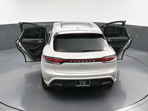 Certified 2023 Porsche Macan Turbo AWD/4WD image 33