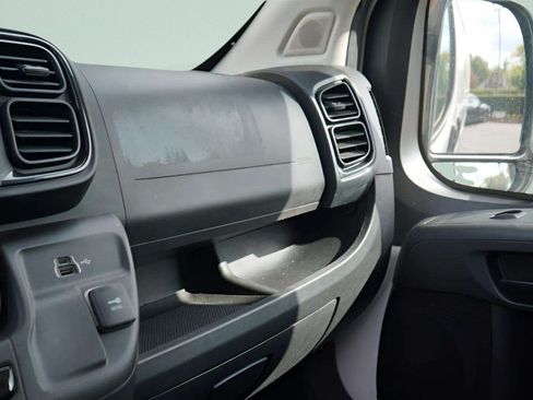 Used 2023 RAM ProMaster 2500 FWD image 16