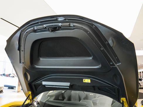 Used 2024 Ferrari SF90 Spider image 15