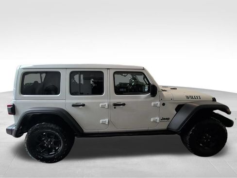 Used 2024 Jeep Wrangler Unlimited AWD/4WD image 6
