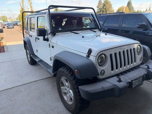Used 2018 Jeep Wrangler Unlimited Sport S AWD/4WD image 10