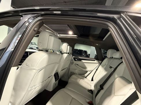 Used 2021 Porsche Macan AWD/4WD image 37
